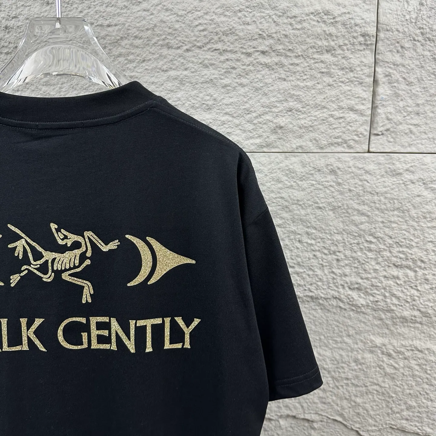 ARC'TERYX* * 2026 New Arrival Classic T Same Style ：Black White Size： S （90-130 ） M （120-150 ） L （140-165 ） XL （160-180 ） XXL （180 ）